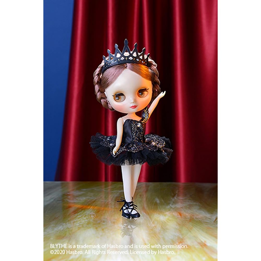 Middie Blythe Limited Edition Odile Magical Tricky and Love Doll with Accessories