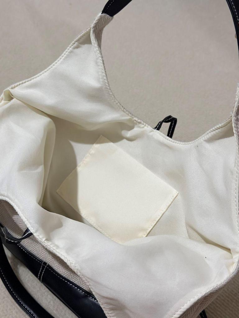 Korean Chic Canvas Tote Bag: 2025 New Fashionable Versatile Shoulder Handbag for Women