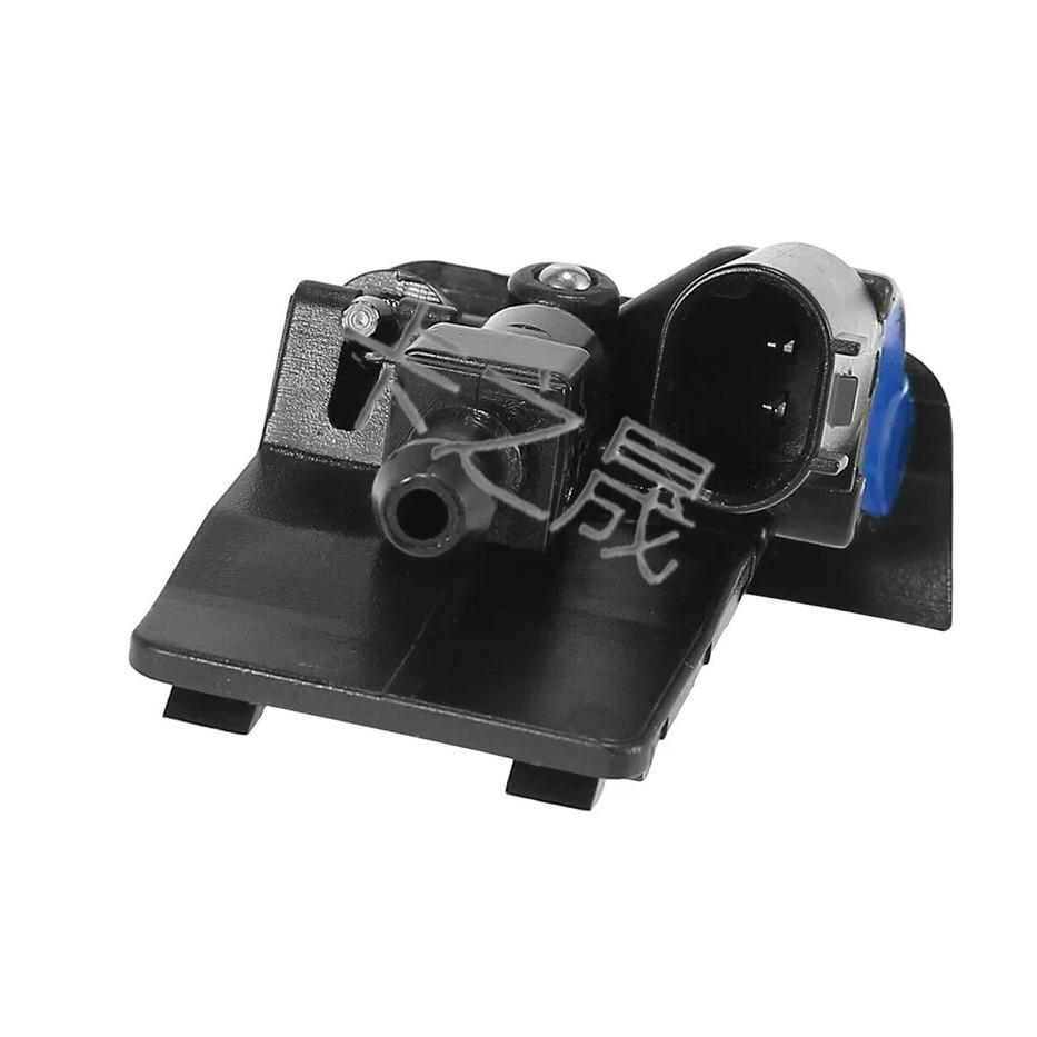 BMW X1/X3/X6 Front Windshield Washer Nozzle Hood Sprayer 61667183343