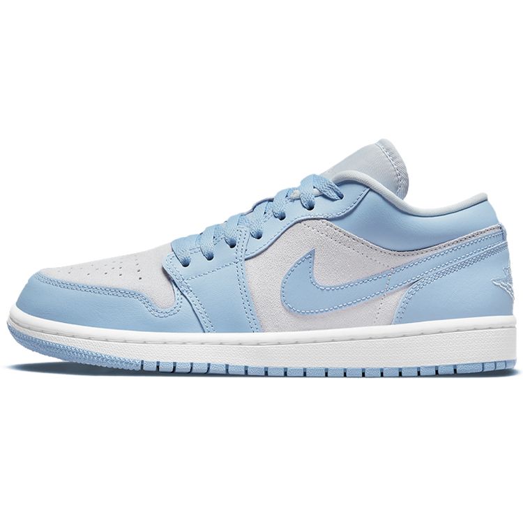 

Женские кроссовки Air Jordan 1 Low Aluminium серо-футбольно-серо-белые DC0774-050 38.5