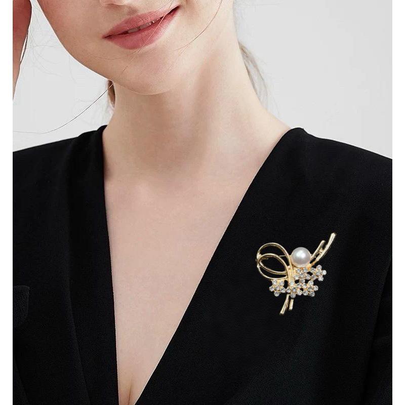 Korean Pearl Brooch: Elegant Corsage & Scarf Pin