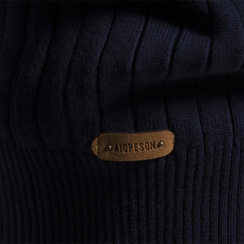 2025 Bavlněný pánský svetr se stojáčkem, ležérní pulovr s polovičním zipem v jednobarevném provedení, vysoce kvalitní pánský pletený svetr