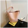 Spring and summer new fashion large-capacity bags women's fashion casual commuting simple messenger bucket bag