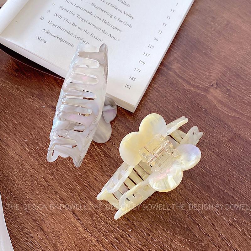 Chic And Stylish Acetate Hair Claw Clip Featuring Delicate Floral Designs For Women