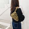 Neue Version Retro Achseltasche Pendler Mode Mini Plüsch Stil Schultertasche Umhängetasche Damentasche Beliebt