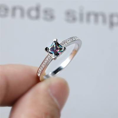 Luxus Regenbogen Prinzessin Cut Steine Verlobungsring für Frauen Silber Farbe Ehering