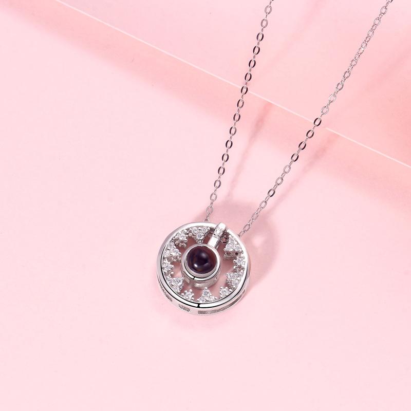 

Оригинальное проекционное ожерелье, продвинутое восприятие девушек с первого взгляда, 10 000 лет ниши, простой кулон ins, универсальный