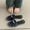 Französische High-End Sommer Damen Ein-Wort quadratischer Kopf coole Slipper, mit kleiner silberner Schnalle lässige Damen Halbslipper