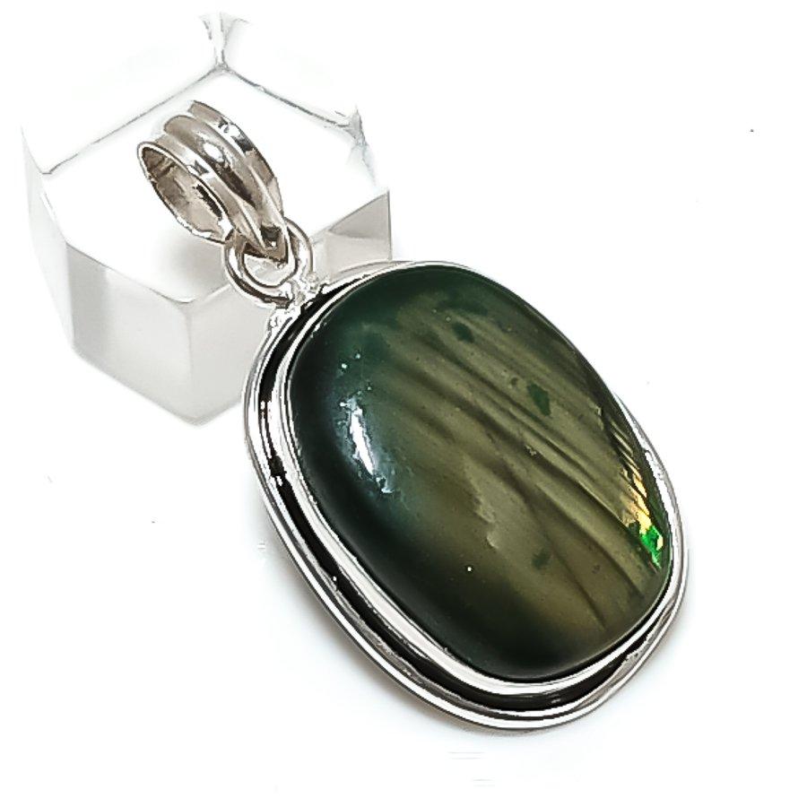 

Natural Labradorite Gemstone 925 Sterling Silver Jewelry Pendant 1.69 K5j31