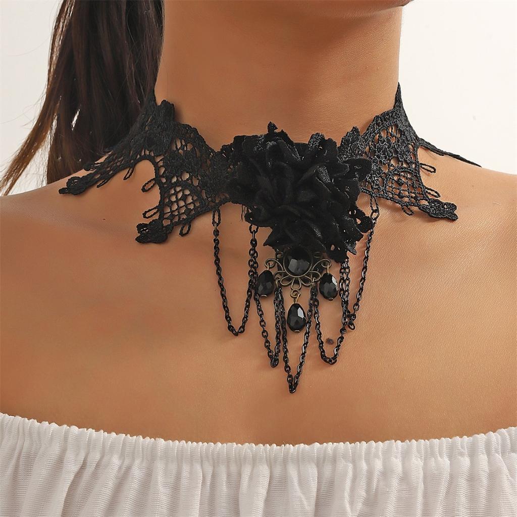 Jewelry Retro Ladies Personalized Lace Necklace Fashion Water Drop Shape Necklace