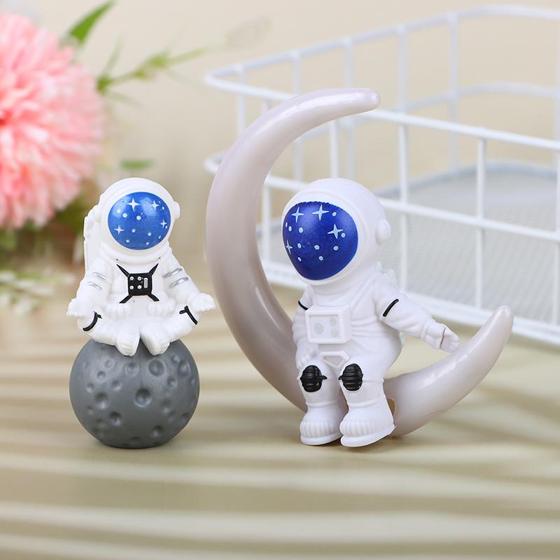 3/4Pcs Astronaut Figure Statue Figurine Spaceman Sculpture Educational Toy Desktop Home Decor Astronaut Model For Kids Gift