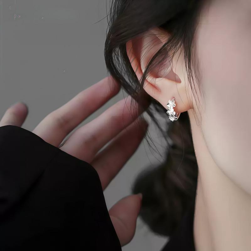 Floral Ear Ring - Simple and Versatile Earpiece for All Occasions. New Sweet-Tempered Style Women's Earpiece