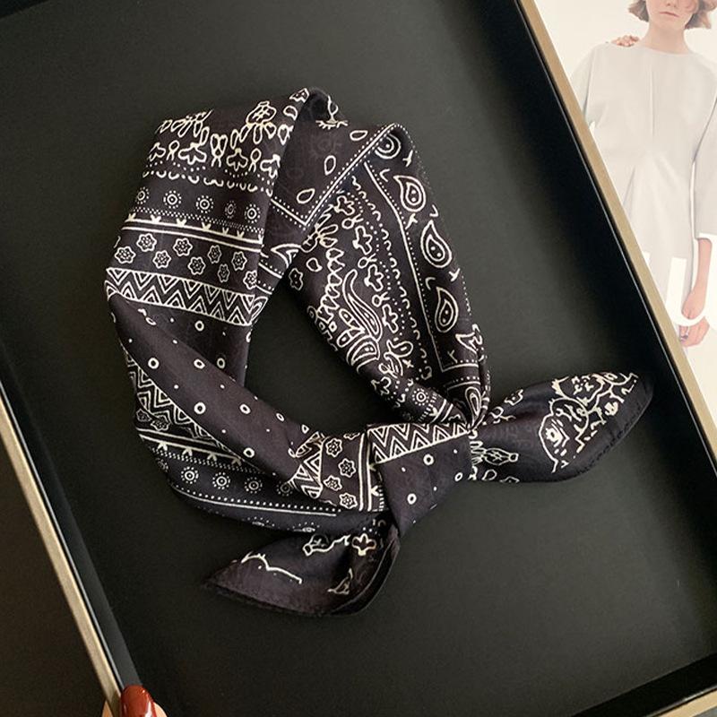 30% Silk 70% cotton Scarf Bandana Women Square Scarves Wrap Kerchief Fashion dot Headband Leopard Hijab Shawls Bandana Foulard