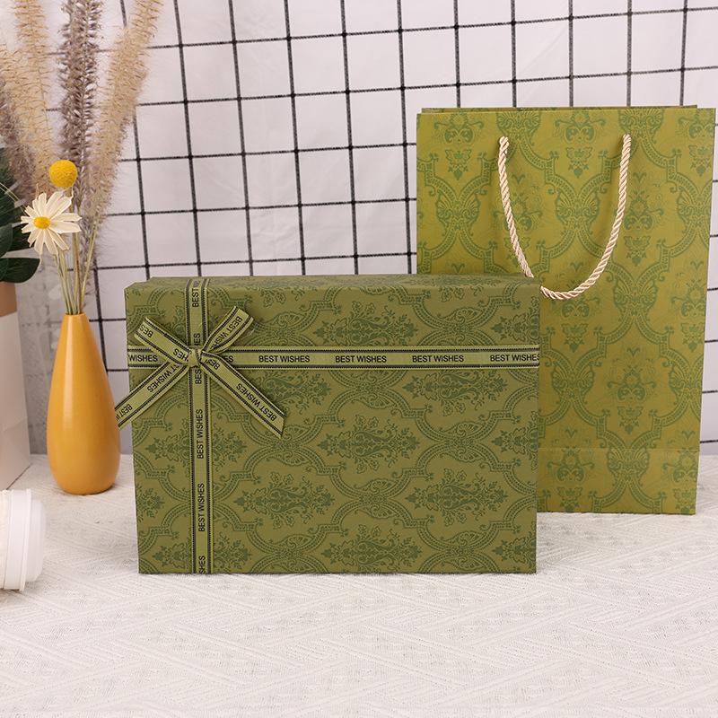 Green Valentine's Lipstick Gift Box with Bow - Empty, Perfect for Cosmetics, Birthdays, or Souvenirs