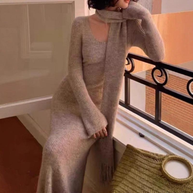 Temperament Gentle Wind with Scarf Long Knitted Dress Women's Autumn and Winter Waist Thin Sweater Skirt with Coat Inside