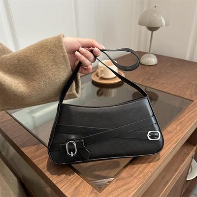 Décoration de ceinture rétro grande capacité hiver nouveau mode décontracté couleur unie sac à bandoulière portable sac sous le bras femmes