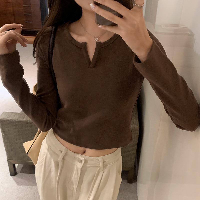 Simple White Long-sleeved T-shirt for Women, New Inner Style, Autumn and Winter Hot Girl Short Slim Fit V-neck Bottoming Top