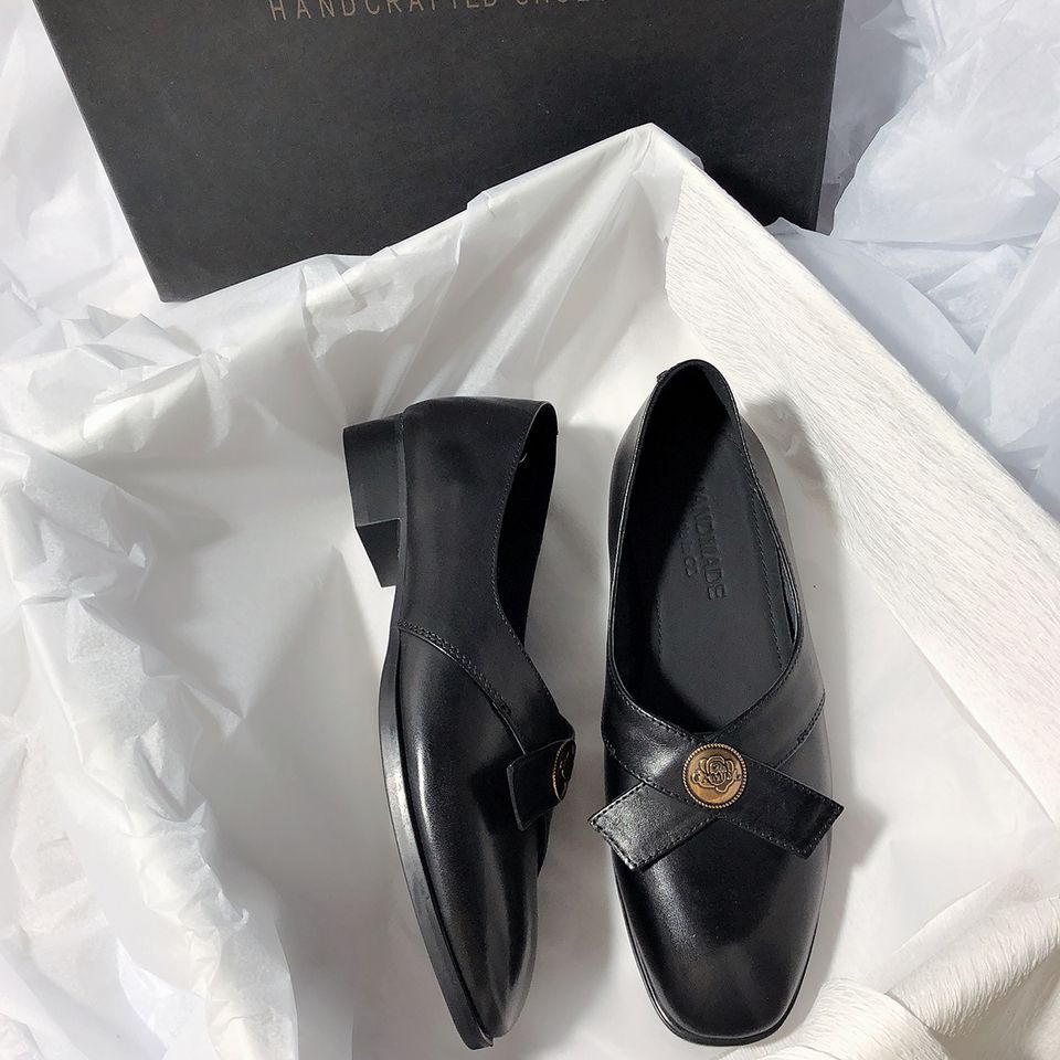 

Square head V-mouth thick heel single shoe polish 2025 spring new low heel thin comfortable foot low heel loafers women 40 чёрный