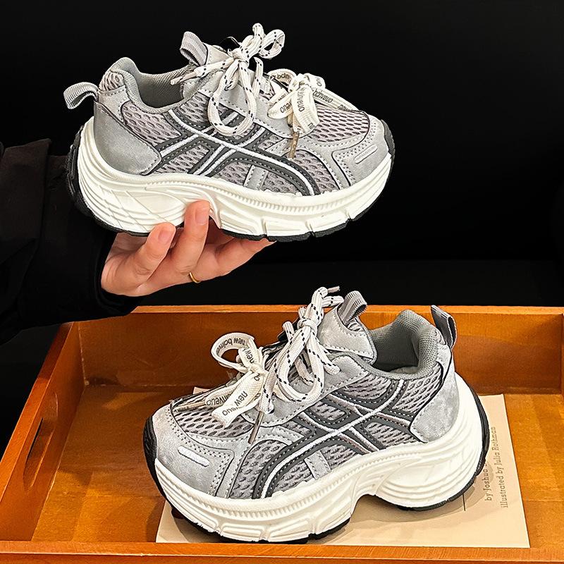 Children's sports shoes Spring and Autumn new boys and girls students breathable mesh thick-soled lightweight dad shoes