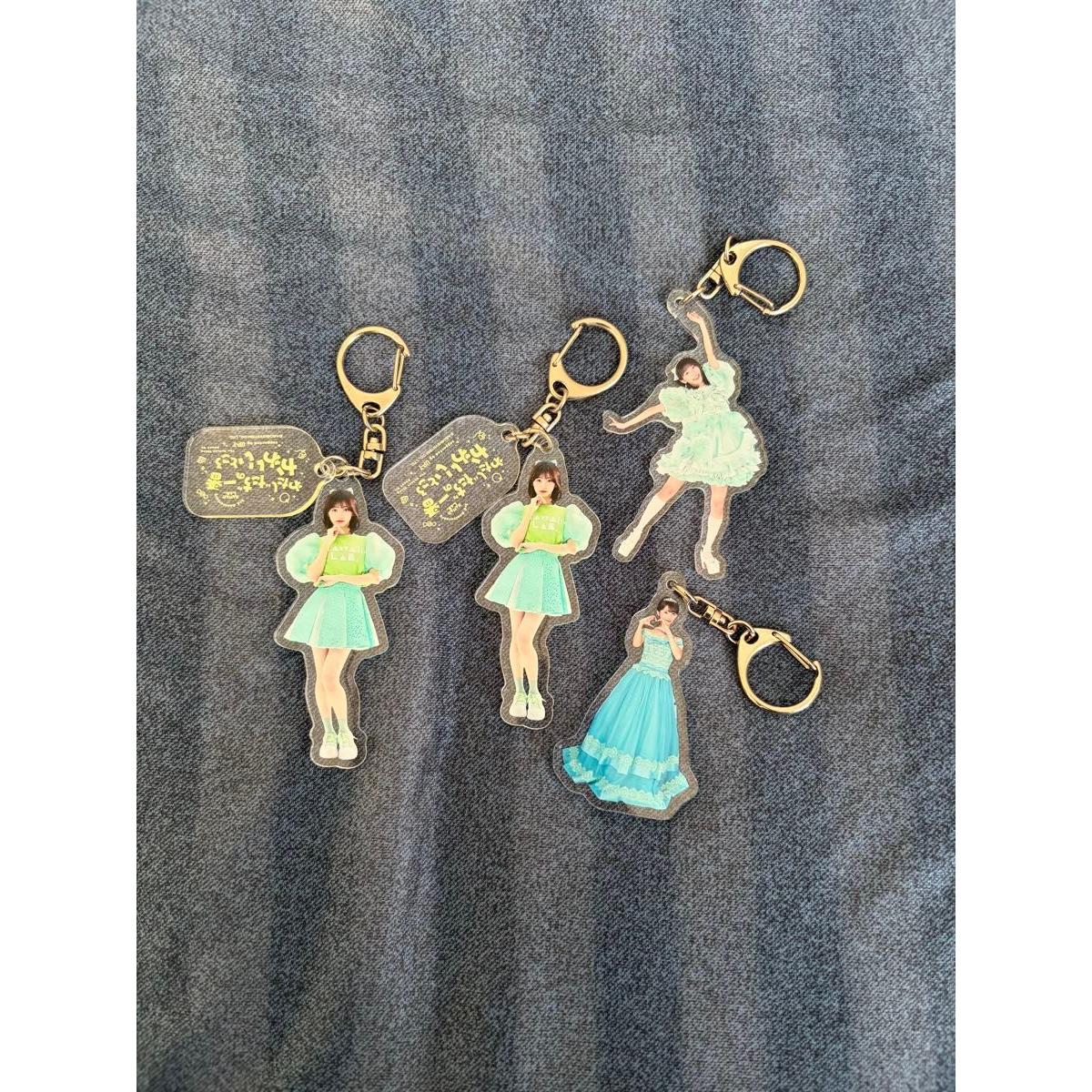 Used Kana Itakura acrylic key chain