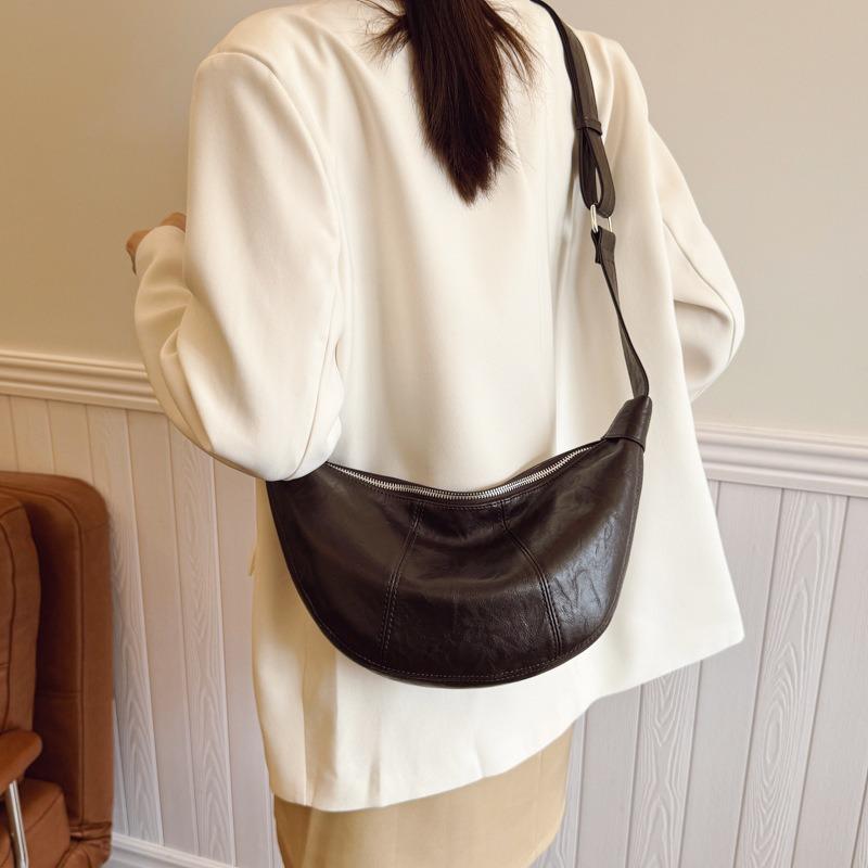 Large capacity bag women's new casual versatile shoulder messenger bag niche fashion commuter dumpling bag