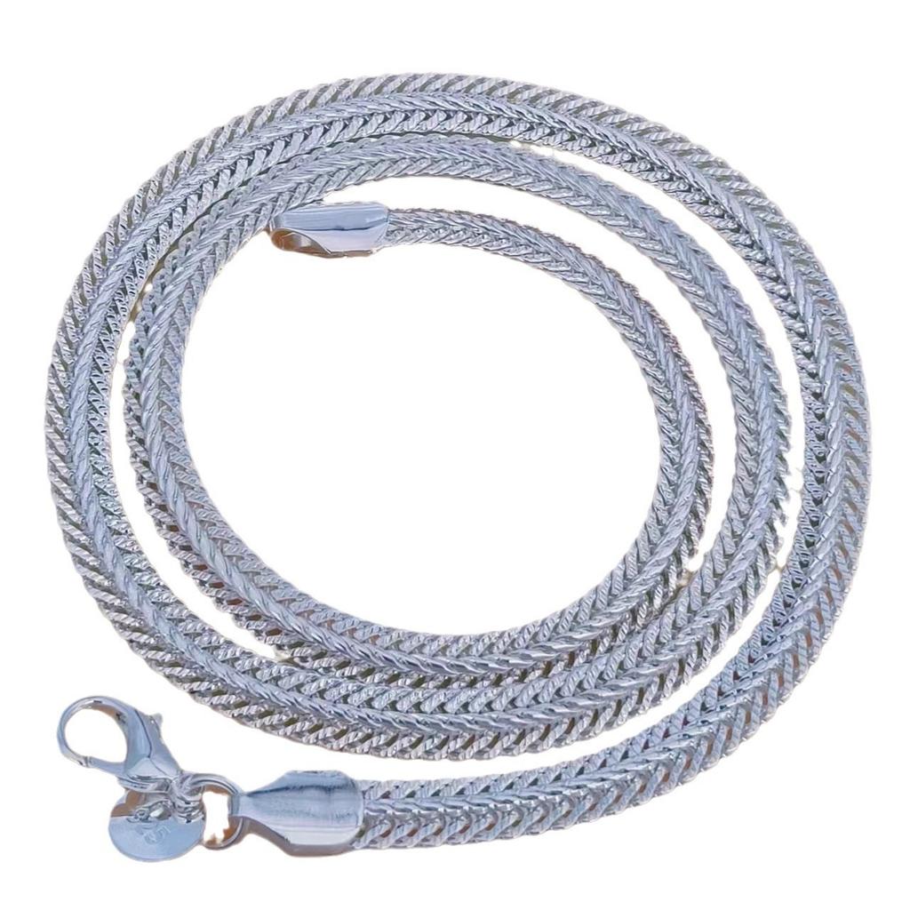 Colar Simples e Popular de Osso de Cobra Plano, Estilo de Alto Valor, Joia Personalizada e Versátil.