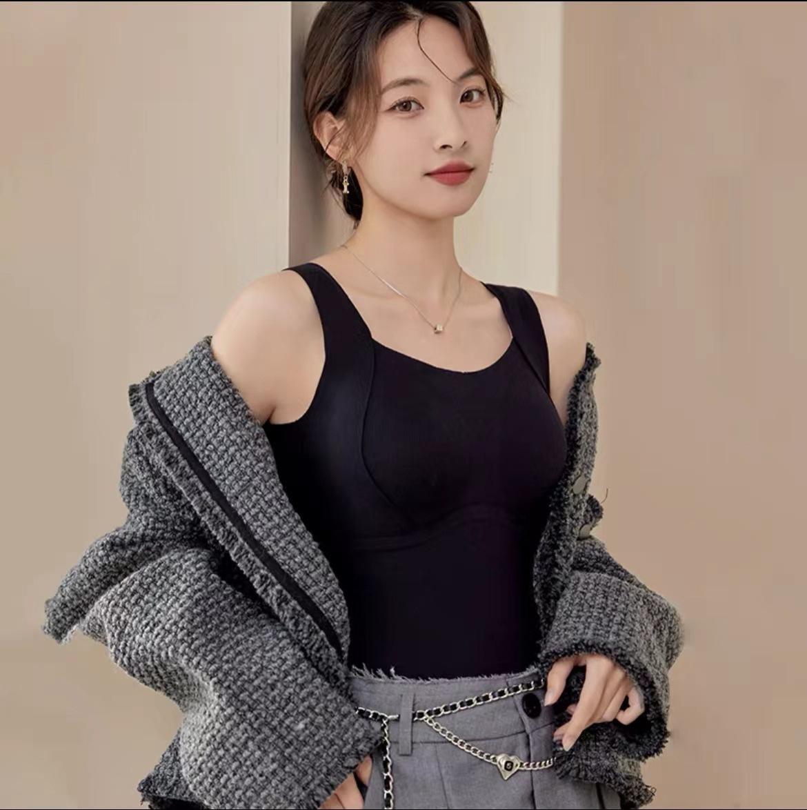 

Новый кашемировый терможилет для женщин с подкладкой под грудь, фиксированной чашкой, утолщенным самонагревающимся материалом и теплой подкладкой внутри на зиму. M (recommended 70-50kg)