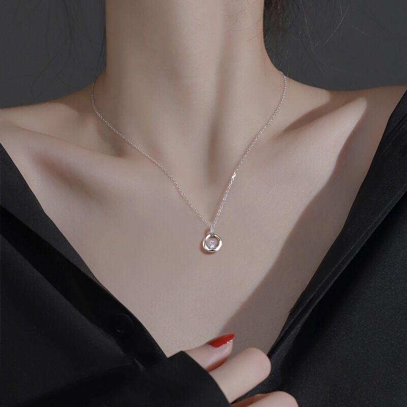 Mobius Ring Necklace Women's Light Luxury Niche Design Diamond Collarbone Chain for Girlfriend Gift