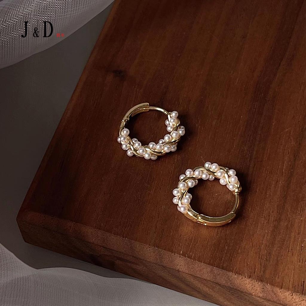 

Тенденция 2025 года: Позолоченные серьги-кольца с жемчугом 14 карат с уникальным дизайном