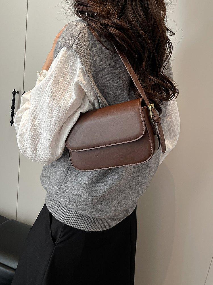 Advanced Texture Retro Small Saddle Bag Women 2026 New Popular All-Match Messenger Bag Fashi Underarm Bags Square Sling Bag