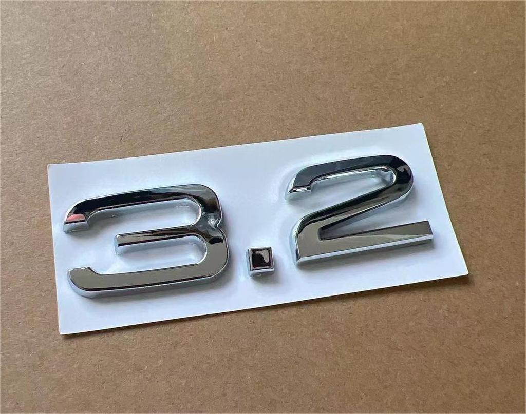 1X ABS Chrom Glänzend Schwarz 2.4 3.2 4.2 Buchstaben Auto Kofferraum Emblem Abzeichen Aufkleber Für A4 B7 TT Q5 Q7 A6 S6 S5 S4 RS5 Zubehör