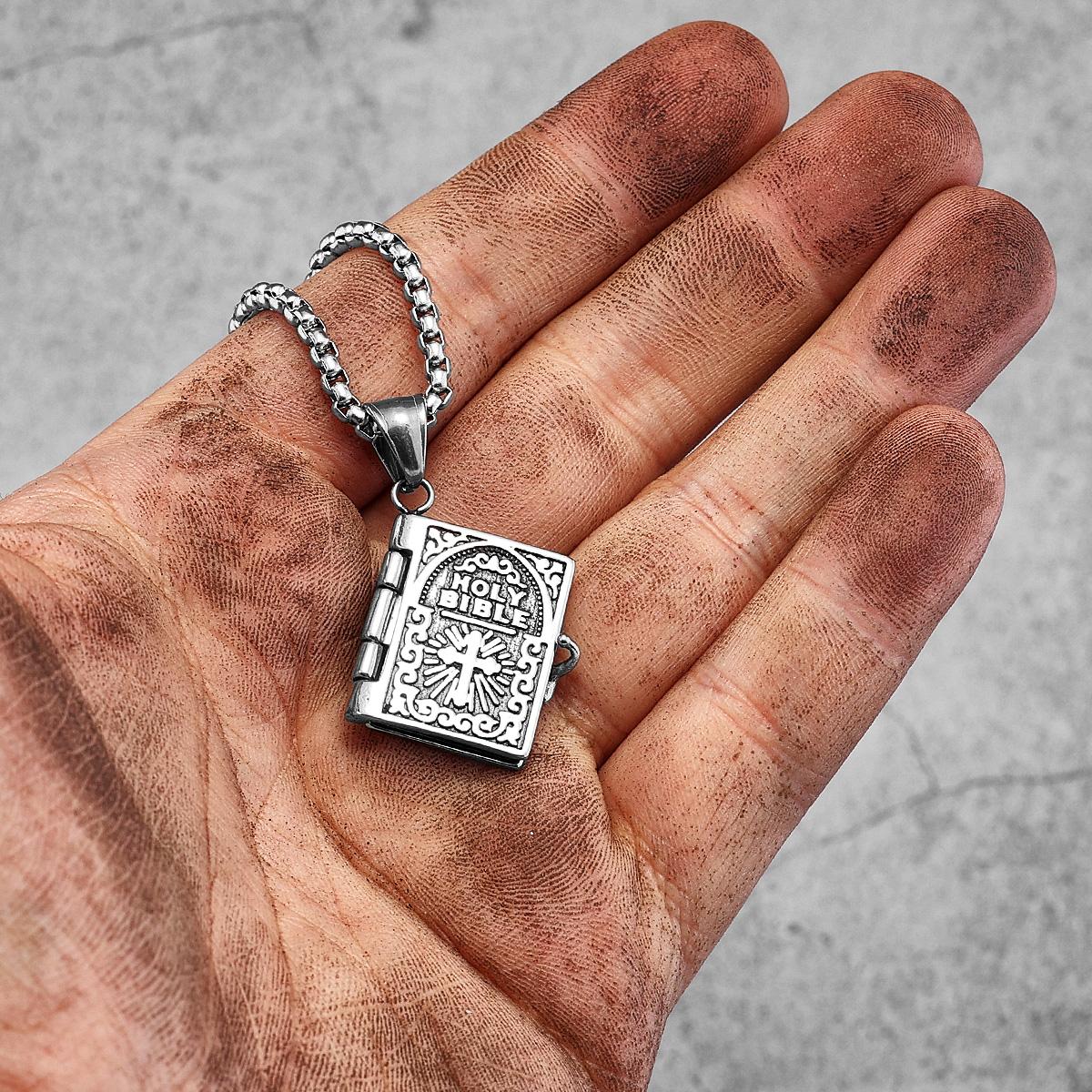 

Holy Bible Can Be Opened Stainless Steel Men Women Necklaces Pendant Chain Punk Trendy Fashion Jewelry Creativity Gift Wholesale Without Chain