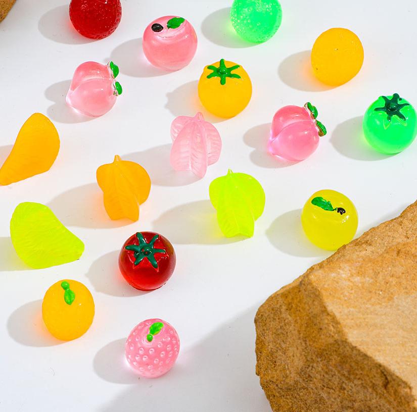 10 Pcs Glow-in-the-dark Cute Fruit Doll Resin Desktop Decorations Ornaments Diy Handmade Hairpin Keychain Accessories Toys