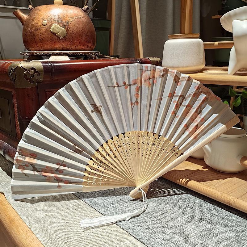 Bamboo Chinese Style Folding Fan Vintage Silk Folding Fan Shank Classical Dance Fan Tassel Elegent Female Hand Fan Home Decor