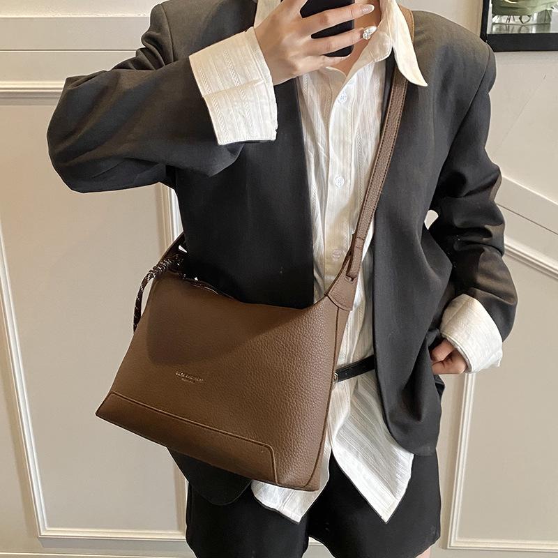 One-shoulder Women's Bag, New Large-capacity Tote Bag, Casual and Fashionable Oblique Span Bag.
