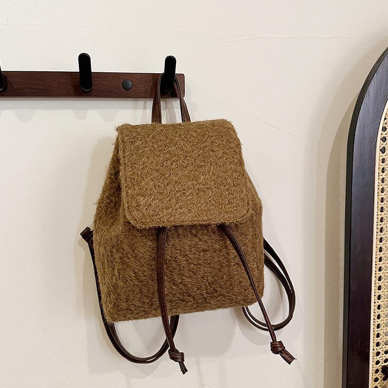

Шерстяной зимний повседневный модный большой емкости простой маленький свежий популярный женский рюкзак с двойным плечом хаки