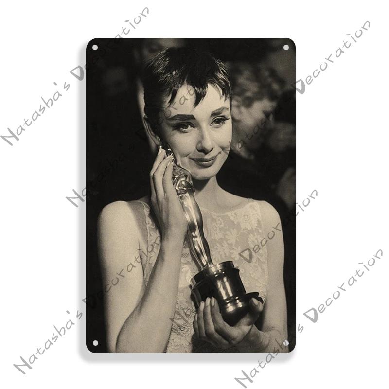 Audrey Hepburn Vintage Metallposter Ein Herz und eine Krone Film Retro Metallschild Rostiges Retro Poster Heim Bar Club Kino Wanddeko
