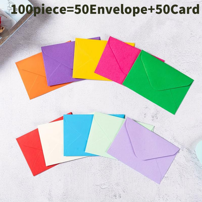 

100 шт(50 конвертов + 50 картона) с цветными пустыми открытками для заметок, самоклеящимися конвертами, устойчивыми к выцветанию, подходят для свадеб
