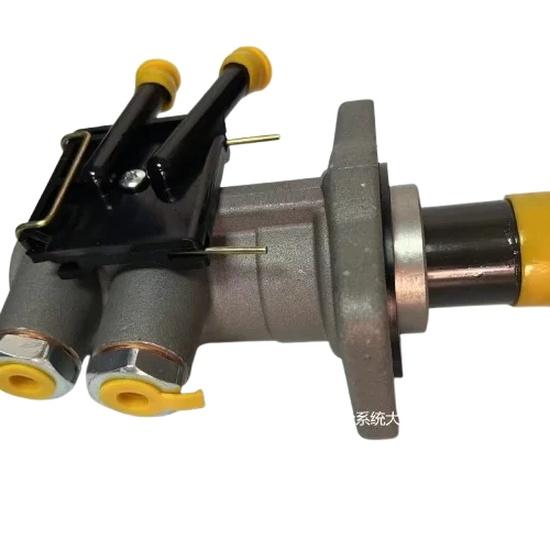 1pcs Brake master cylinder, Foton Aumark truck 1105935500013