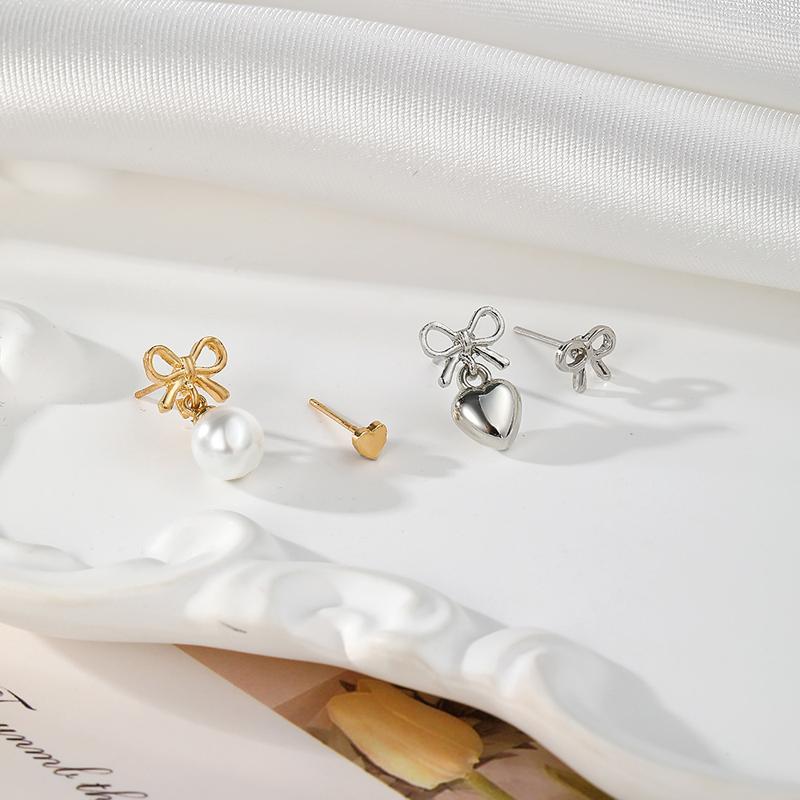 2025 New Arrival White Imitation Pearl Asymmetric Stud Earrings for Women Simple Metal Bow Heart-Shaped Earrings Date Jewelry