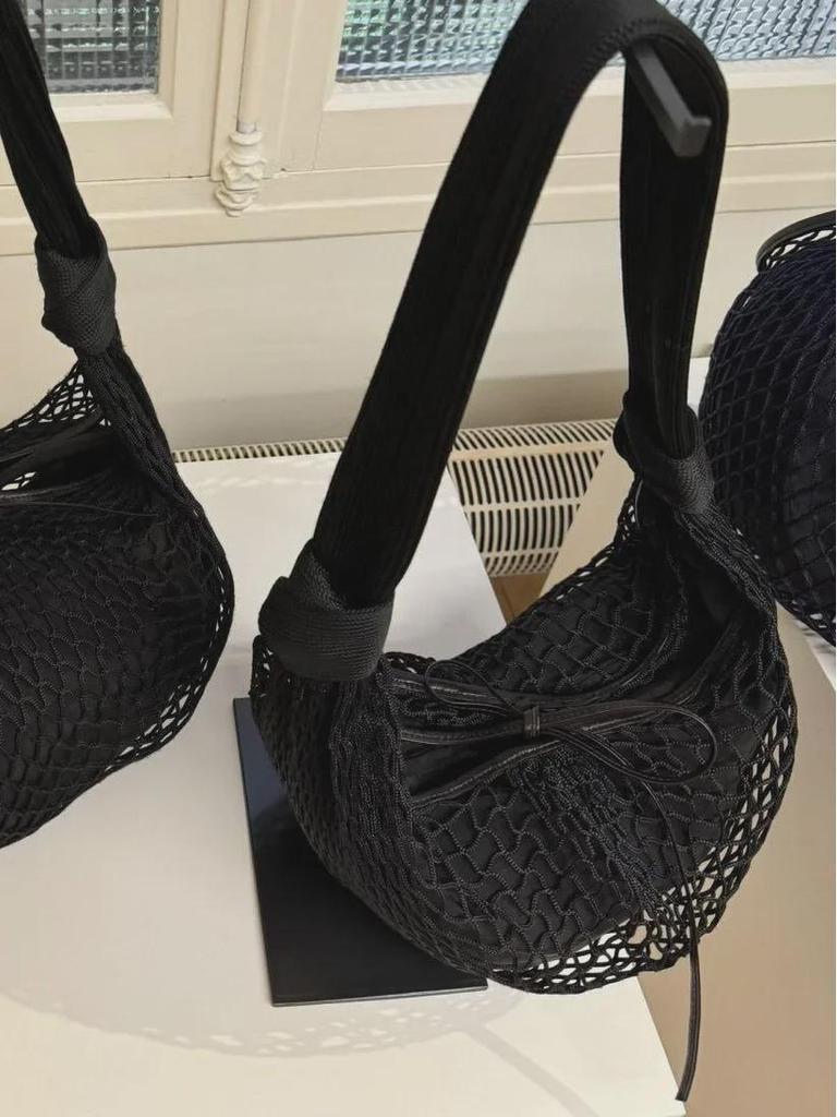 Trendy Croissant Tasche: Stil der Internet-Prominenz, vielseitiges zweifarbiges Netztaschen-Design, Schulter- und Crossbody-Tasche