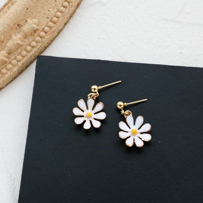 Cute Small Flowers Drop Earrings For Women Sweet Fashion Korean Daisy Sunflower Female Pendant Ear Gifts Jewelry