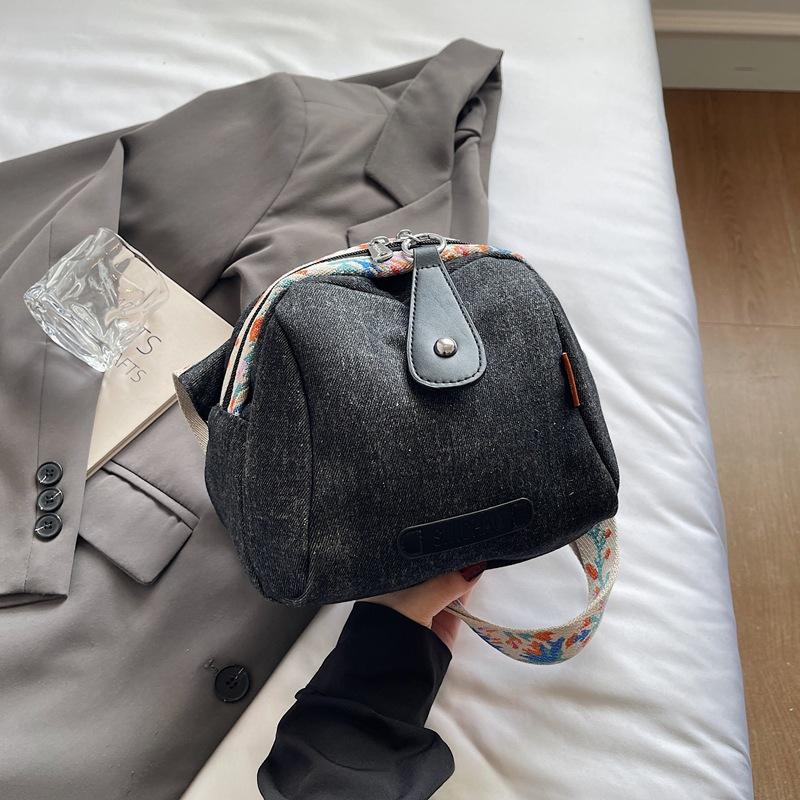 

New Large Capacity Denim Crossbody Bags for Women Casual and Simple Shoulder Bags Fashiable and Versatile Commuting Bag чёрный