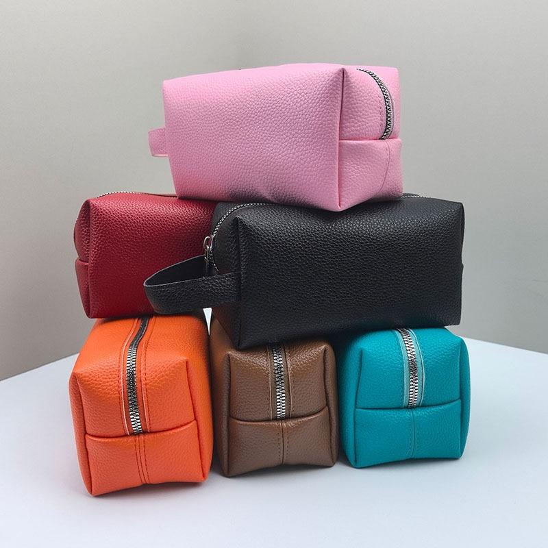 

PU Leather Make Up Toiletry Bag Waterproof Large Capacity Cosmetic Organizer Bag Travel Makeup Pouch with Handle for Women 18cm 8cm 9cm