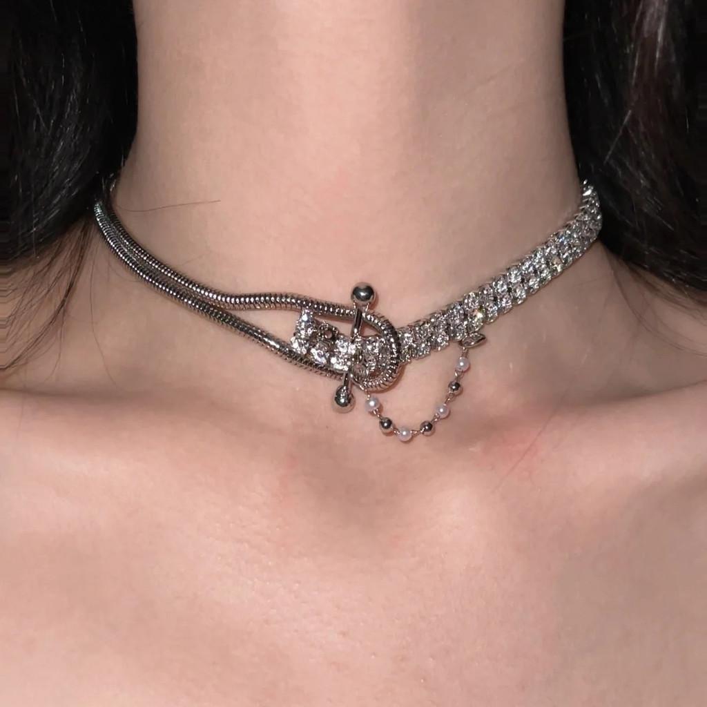 Luxurious Womens Copper Hand Chain With Asymmetric Design And Rhinestones For Summer