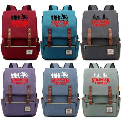 Stranger Things Studenten-USB-Rucksack