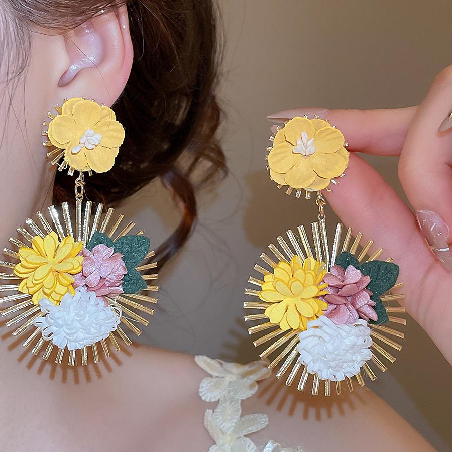 Silberne Nadel Strass Blume Quaste Brautohrringe, Vielseitige Ohrstecker für Damenmode.