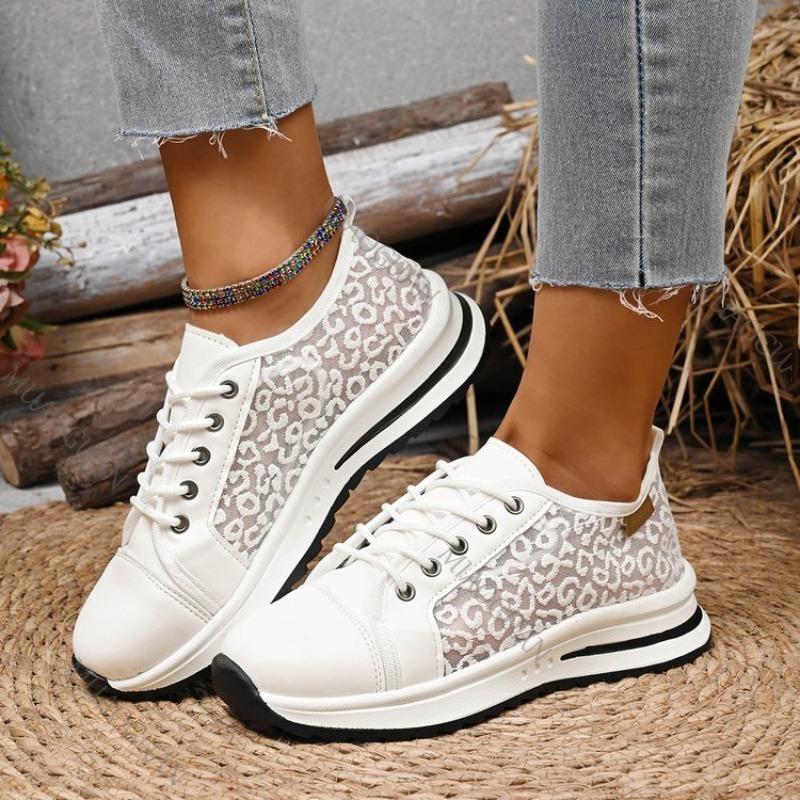 Fashion Spring and Summer 2025 New Breathable Hollowed Out Mesh Sneakers for Women Casual Thick Bottom Lace-up Women's Vulcanize Shoes