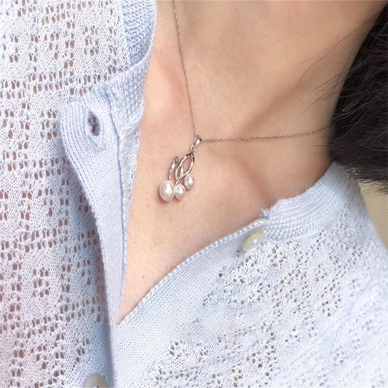 Exquisite Pearl & Orchid Leaf Necklace - Elegant Freshwater Collarbone Accessory for Women