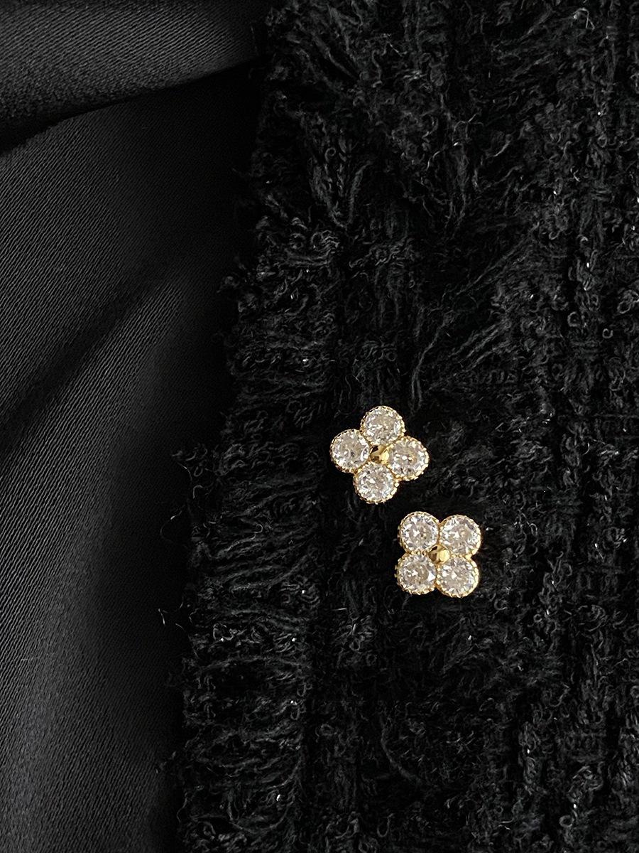 14K Gold-Plated Sterling Silver Four-Leaf Clover Zircon Stud Earrings - Elegant and Luxurious Design 925 Silver